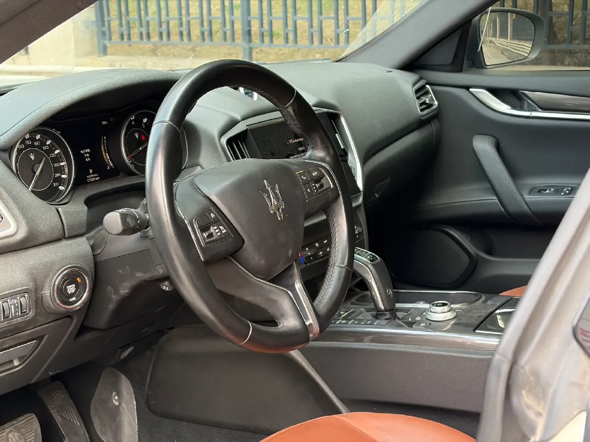 2022 Audi Q7 2.0T 245HP L4 8AT,autocango,china used car exporter,china ev exporter,chinese used car exporter,chinese used ev exporter