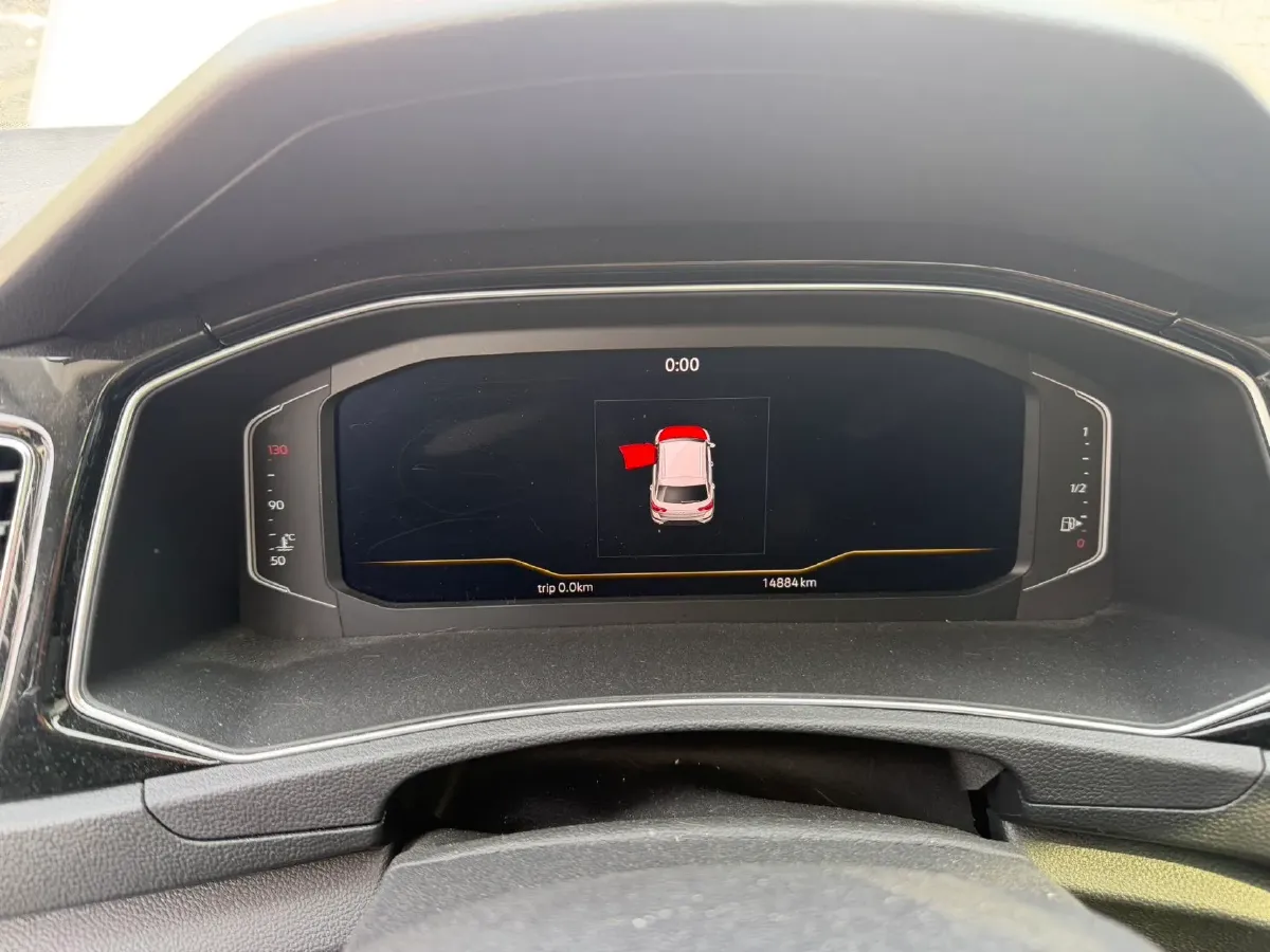 2021 Volkswagen T-Roc 1.4T 150HP L4 7DCT,autocango,china used car exporter,china ev exporter,chinese used car exporter,chinese used ev exporter