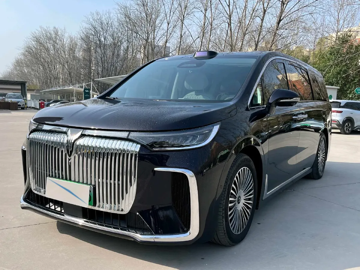 2025 Voyah Dream 1.5T 150HP L4 PHEV 41.7KWH,autocango,china used car exporter,china ev exporter,chinese used car exporter,chinese used ev exporter