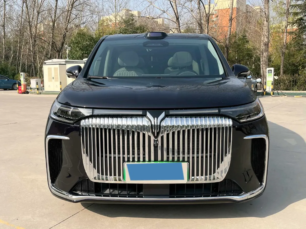 2025 Voyah Dream 1.5T 150HP L4 PHEV 41.7KWH,autocango,china used car exporter,china ev exporter,chinese used car exporter,chinese used ev exporter