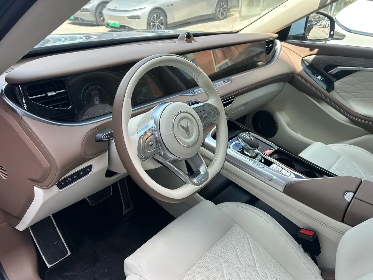 2021 Voyah FREE Range Extended 109HP REEV 33KWH,autocango,china used car exporter,china ev exporter,chinese used car exporter,chinese used ev exporter