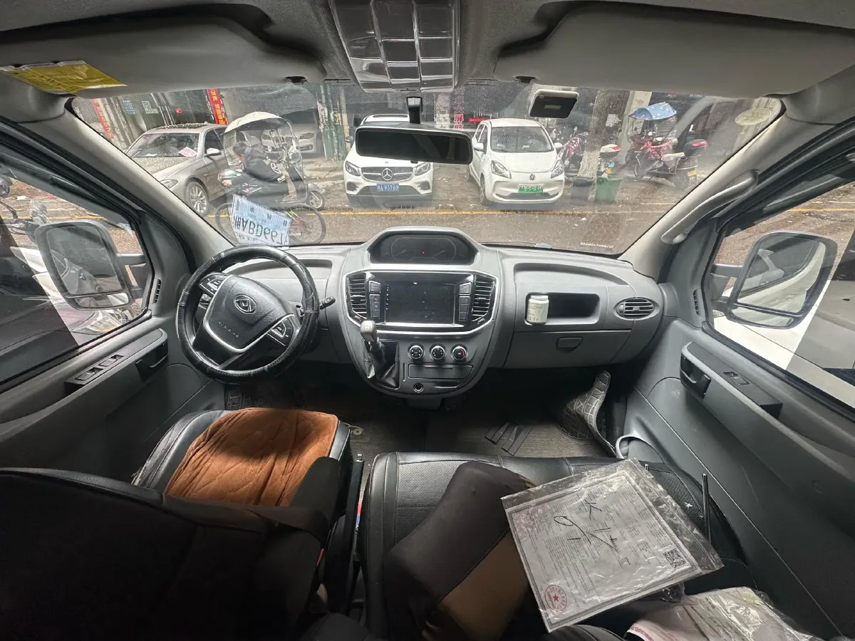 2021 MAXUS XinTu V80 2.0T 139HP L4 6MT,autocango,china used car exporter,china ev exporter,chinese used car exporter,chinese used ev exporter