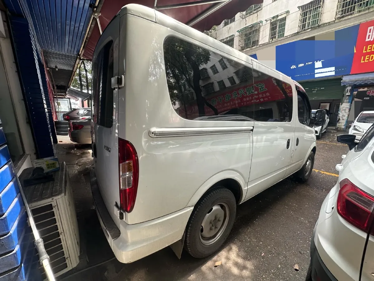 2021 MAXUS XinTu V80 2.0T 139HP L4 6MT,autocango,china used car exporter,china ev exporter,chinese used car exporter,chinese used ev exporter