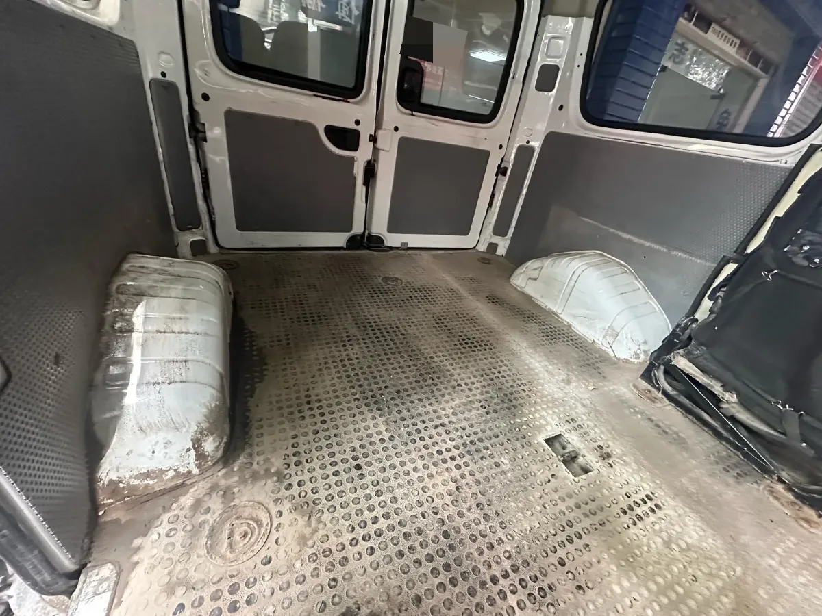 2021 MAXUS XinTu V80 2.0T 139HP L4 6MT,autocango,china used car exporter,china ev exporter,chinese used car exporter,chinese used ev exporter