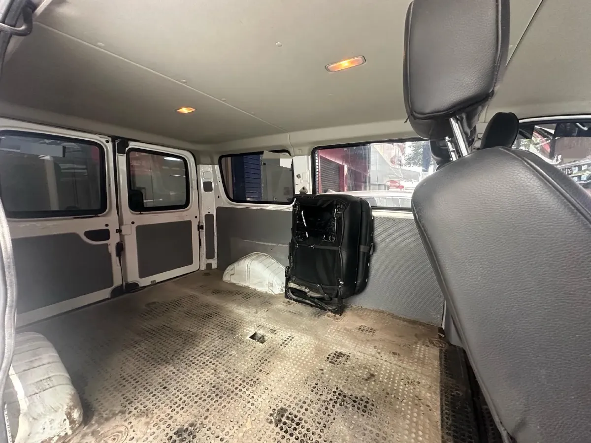 2021 MAXUS XinTu V80 2.0T 139HP L4 6MT,autocango,china used car exporter,china ev exporter,chinese used car exporter,chinese used ev exporter