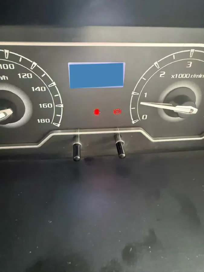 2021 MAXUS XinTu V80 2.0T 139HP L4 6MT,autocango,china used car exporter,china ev exporter,chinese used car exporter,chinese used ev exporter