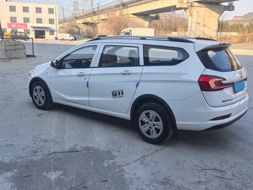 2017 BaoJun 310W 1.5L 112HP L4 6MT,autocango,china used car exporter,china ev exporter,chinese used car exporter,chinese used ev exporter