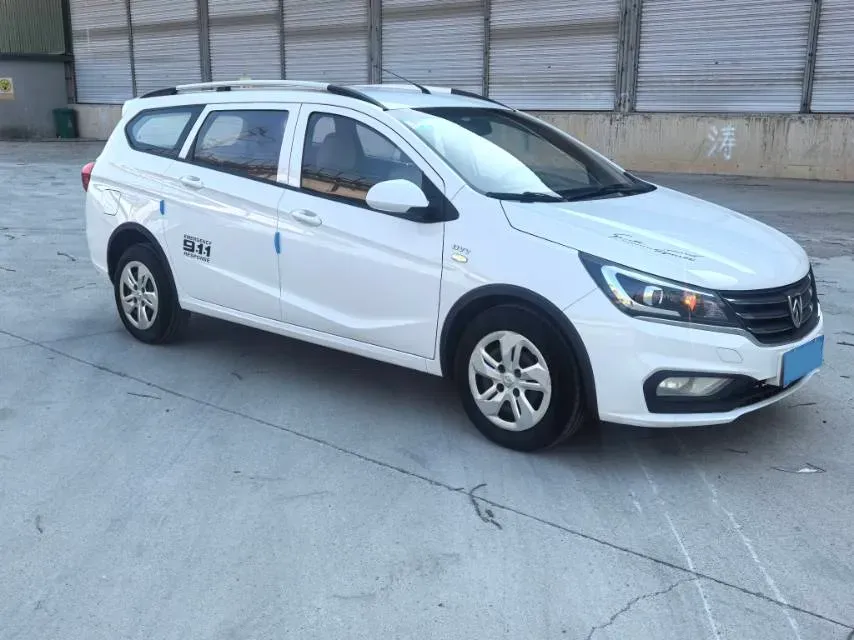 2017 BaoJun 310W 1.5L 112HP L4 6MT,autocango,china used car exporter,china ev exporter,chinese used car exporter,chinese used ev exporter