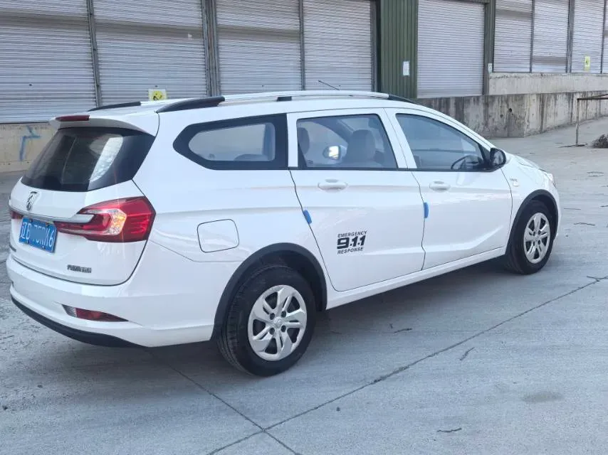 2017 BaoJun 310W 1.5L 112HP L4 6MT,autocango,china used car exporter,china ev exporter,chinese used car exporter,chinese used ev exporter