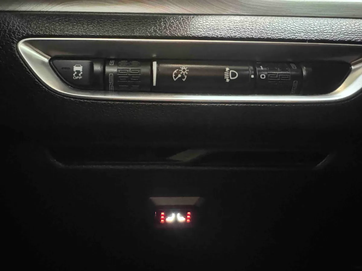 2021 Geely Coolray 1.4T 141HP L4 6DCT,autocango,china used car exporter,china ev exporter,chinese used car exporter,chinese used ev exporter