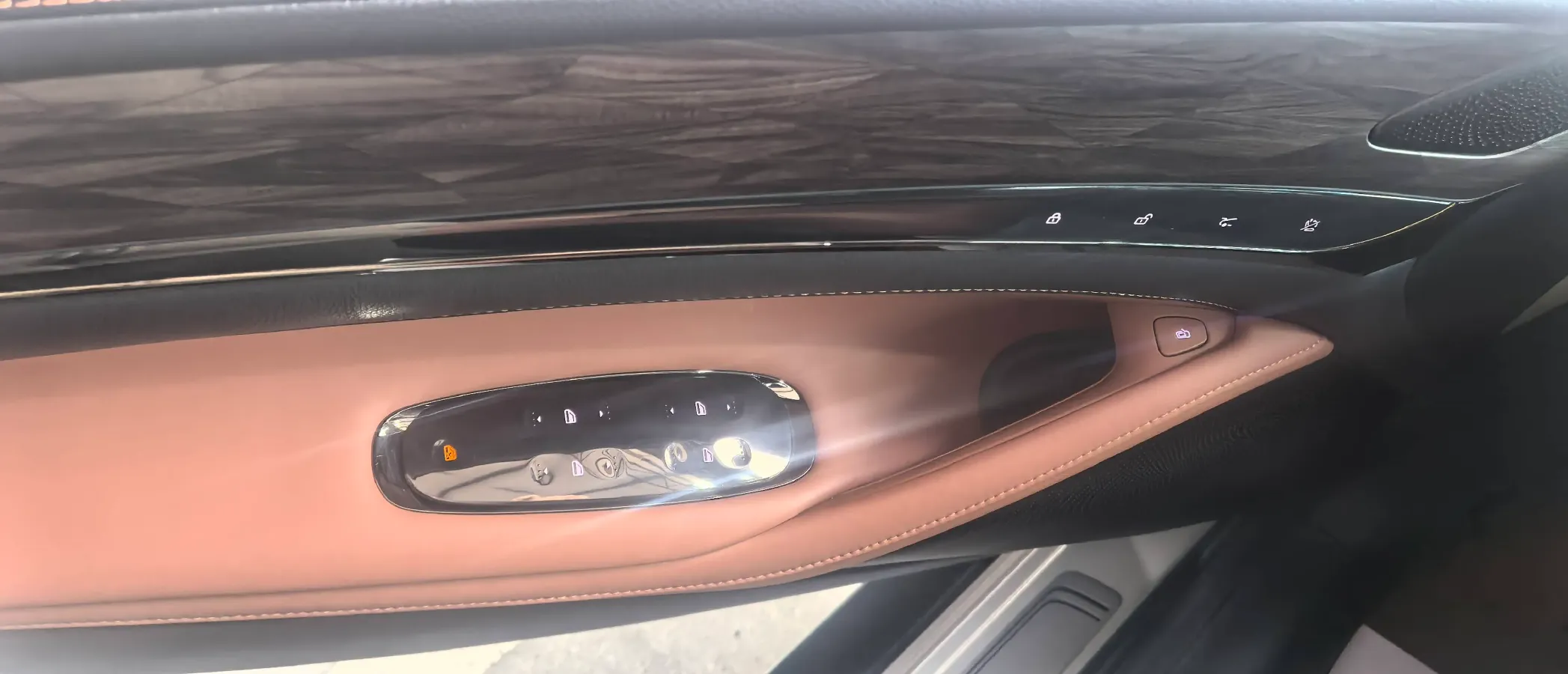 2022 IM L7 BEV 90KWH,autocango,china used car exporter,china ev exporter,chinese used car exporter,chinese used ev exporter