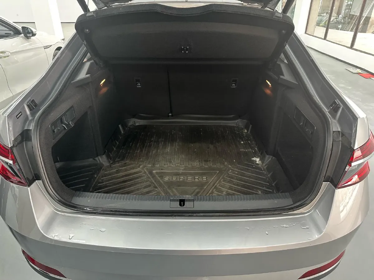 2023 Skoda Superb 1.4T 150HP L4 7DCT,autocango,china used car exporter,china ev exporter,chinese used car exporter,chinese used ev exporter