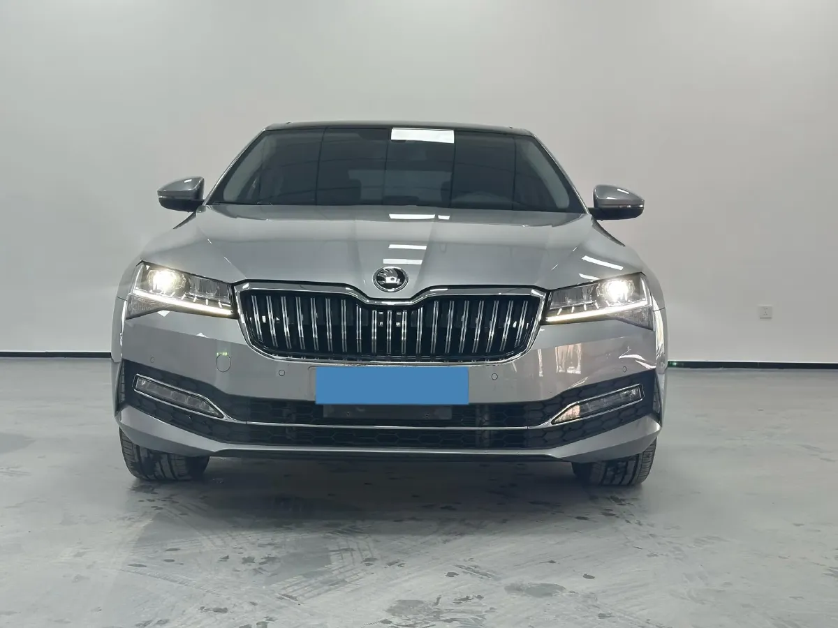 2023 Skoda Superb 1.4T 150HP L4 7DCT,autocango,china used car exporter,china ev exporter,chinese used car exporter,chinese used ev exporter