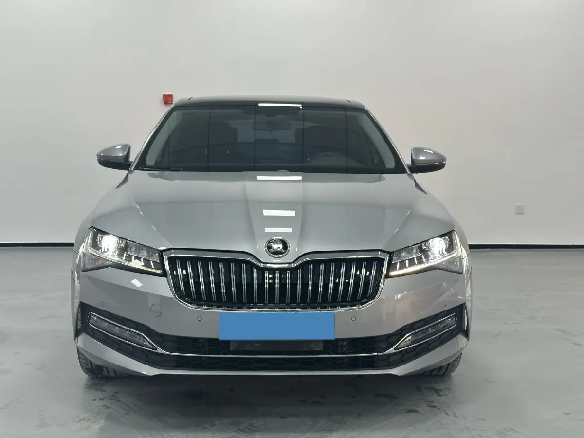 2023 Skoda Superb 1.4T 150HP L4 7DCT,autocango,china used car exporter,china ev exporter,chinese used car exporter,chinese used ev exporter