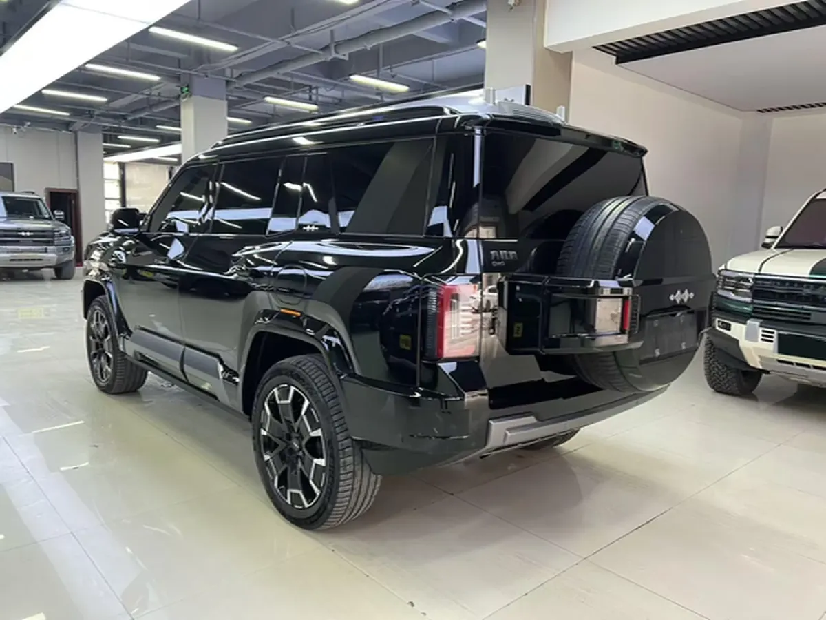 2025 FangChengBao Bao 8 2.0T 245HP L4 E-CVT PHEV 36.8KWH,autocango,china used car exporter,china ev exporter,chinese used car exporter,chinese used ev exporter