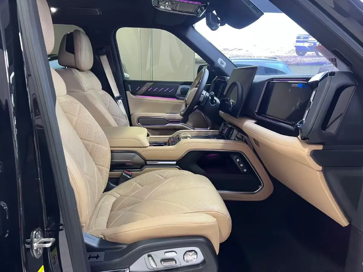 2025 FangChengBao Bao 8 2.0T 245HP L4 E-CVT PHEV 36.8KWH,autocango,china used car exporter,china ev exporter,chinese used car exporter,chinese used ev exporter