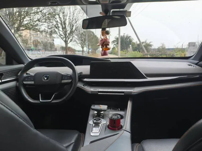 2022 ChangAn UNI-V 1.5T 188HP L4 7DCT,autocango,china used car exporter,china ev exporter,chinese used car exporter,chinese used ev exporter