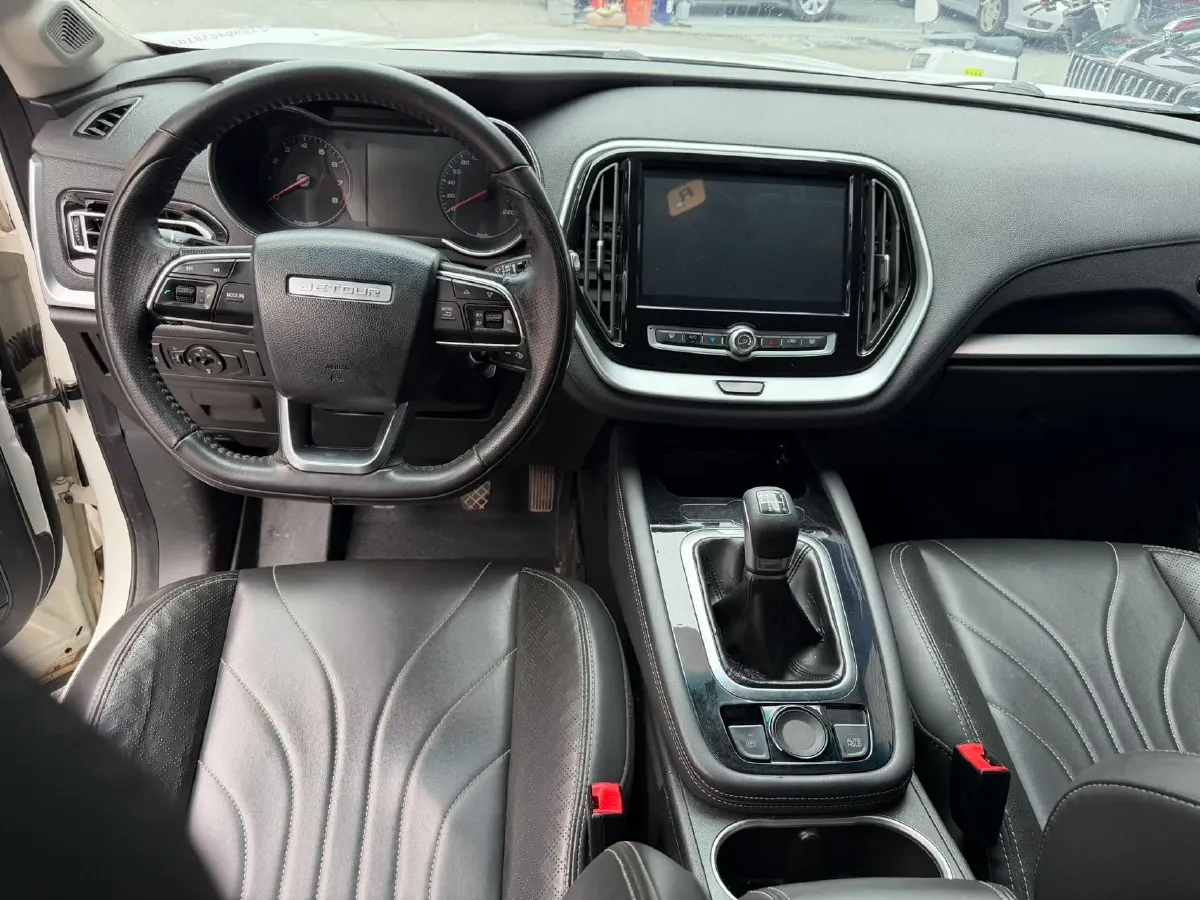 2020 Jetour X70M 1.5T 156HP L4 6MT,autocango,china used car exporter,china ev exporter,chinese used car exporter,chinese used ev exporter