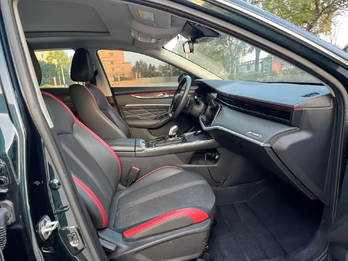 2021 DongFeng Aeolus YiXuan MAX 1.5T 190HP L4 7DCT,autocango,china used car exporter,china ev exporter,chinese used car exporter,chinese used ev exporter