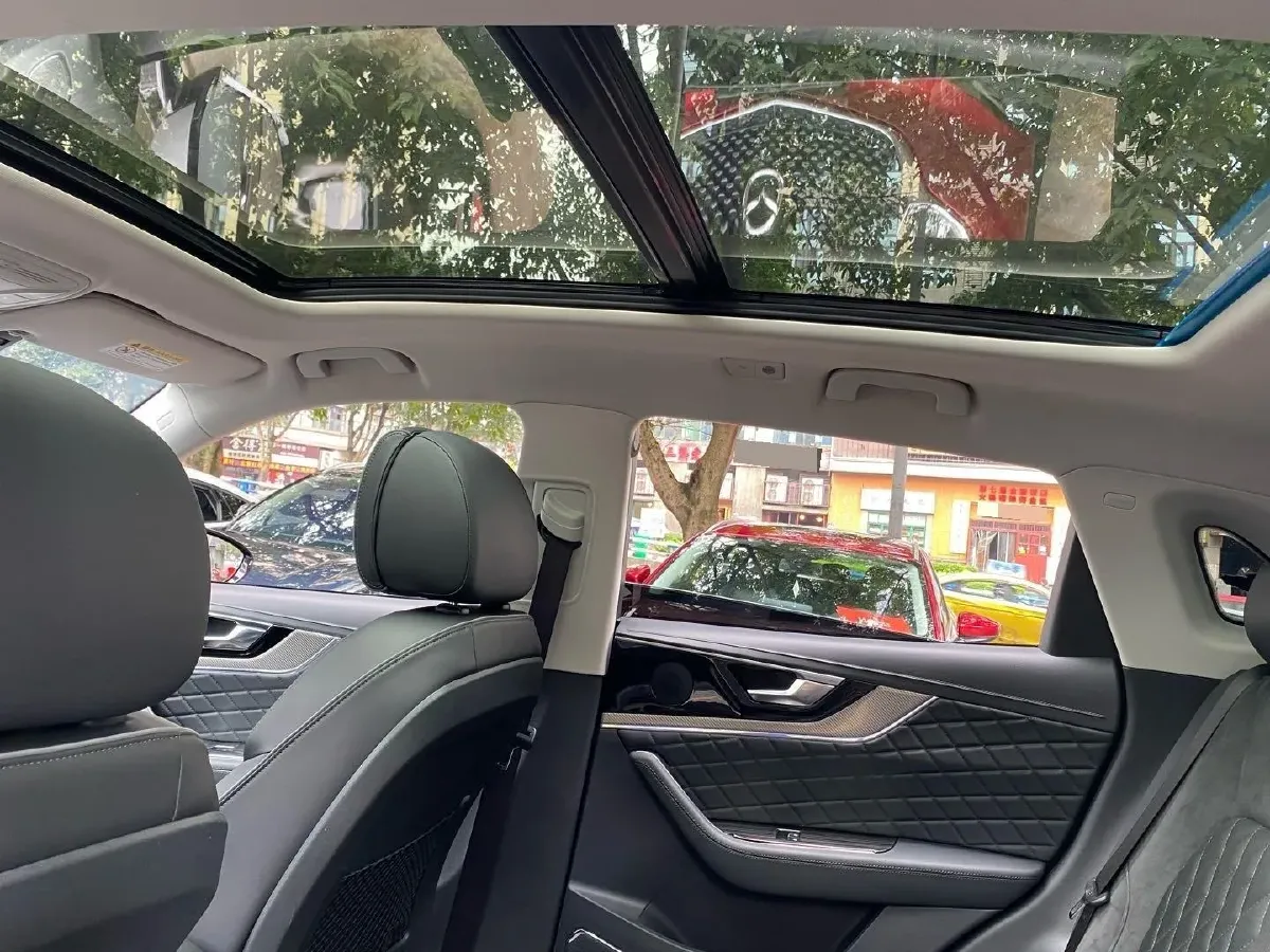 2019 HongQi HS5 2.0T 224HP L4 6AT,autocango,china used car exporter,china ev exporter,chinese used car exporter,chinese used ev exporter