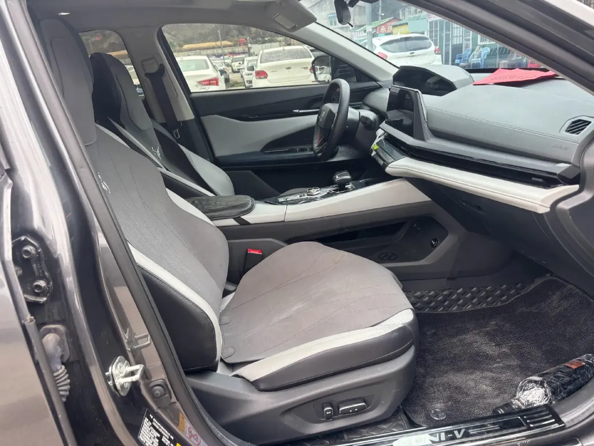 2023 ChangAn UNI-V iDD 1.5T 170HP L4 6TCT PHEV 18.4KWH,autocango,china used car exporter,china ev exporter,chinese used car exporter,chinese used ev exporter