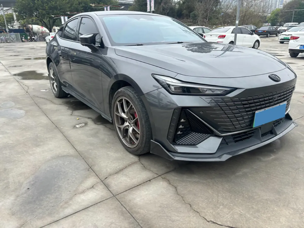 2023 ChangAn UNI-V iDD 1.5T 170HP L4 6TCT PHEV 18.4KWH,autocango,china used car exporter,china ev exporter,chinese used car exporter,chinese used ev exporter