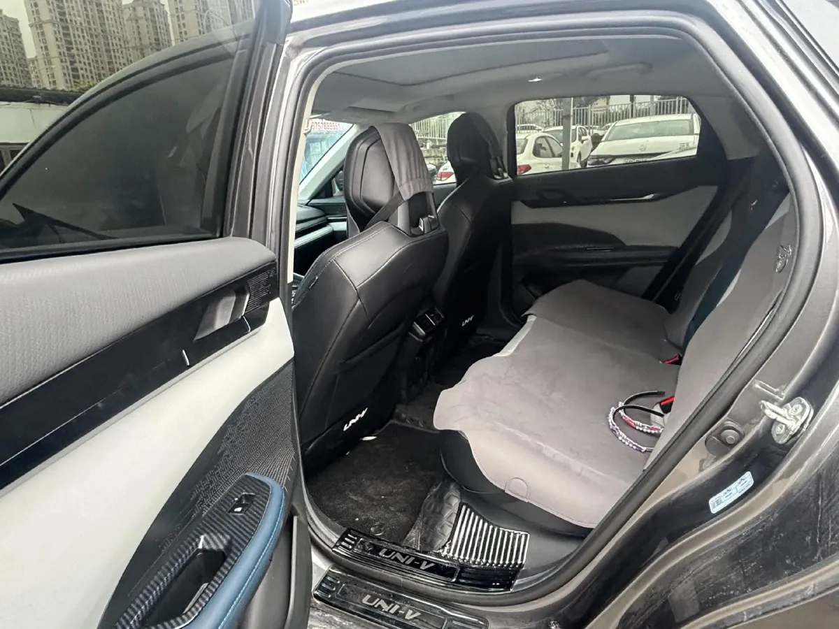 2023 ChangAn UNI-V iDD 1.5T 170HP L4 6TCT PHEV 18.4KWH,autocango,china used car exporter,china ev exporter,chinese used car exporter,chinese used ev exporter