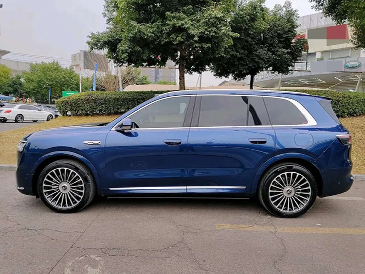 2025 AITO AITO M8 REEV 160HP REEV 53.4KWH,autocango,china used car exporter,china ev exporter,chinese used car exporter,chinese used ev exporter