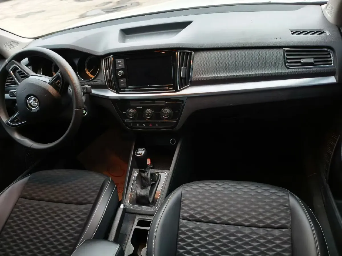 2018 Skoda Kamiq 1.5L 110HP L4 6AT,autocango,china used car exporter,china ev exporter,chinese used car exporter,chinese used ev exporter