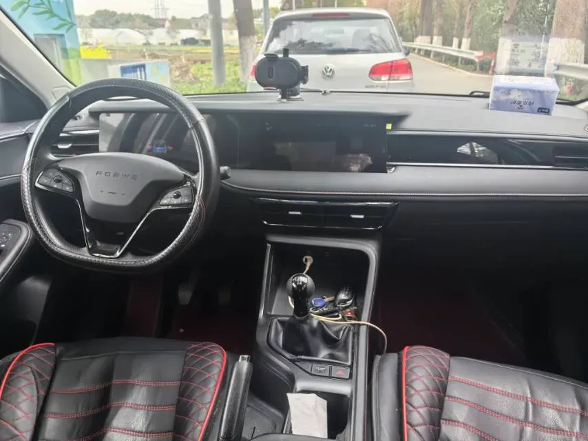 2023 Roewe i5 1.5L 129HP L4 5MT,autocango,china used car exporter,china ev exporter,chinese used car exporter,chinese used ev exporter