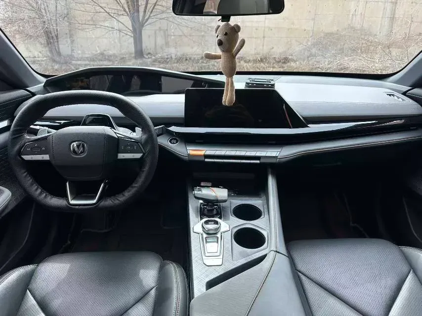 2022 ChangAn UNI-V 1.5T 188HP L4 7DCT,autocango,china used car exporter,china ev exporter,chinese used car exporter,chinese used ev exporter