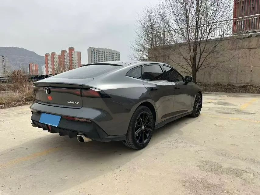 2022 ChangAn UNI-V 1.5T 188HP L4 7DCT,autocango,china used car exporter,china ev exporter,chinese used car exporter,chinese used ev exporter