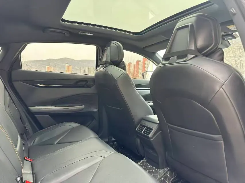 2022 ChangAn UNI-V 1.5T 188HP L4 7DCT,autocango,china used car exporter,china ev exporter,chinese used car exporter,chinese used ev exporter