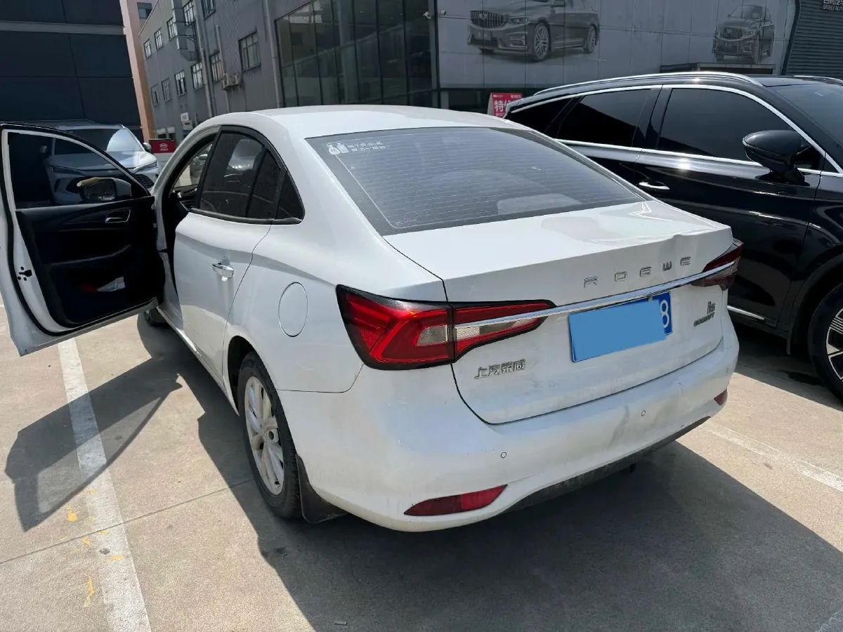 2020 Roewe i5 1.5L 120HP L4 CVT,autocango,china used car exporter,china ev exporter,chinese used car exporter,chinese used ev exporter