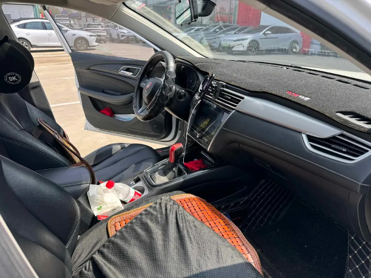 2020 Roewe i5 1.5L 120HP L4 CVT,autocango,china used car exporter,china ev exporter,chinese used car exporter,chinese used ev exporter