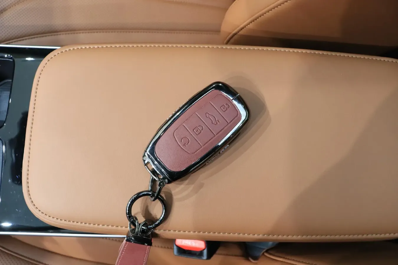 2026 Chery Tiggo 8 1.6T 200HP L4 7DCT,autocango,china used car exporter,china ev exporter,chinese used car exporter,chinese used ev exporter