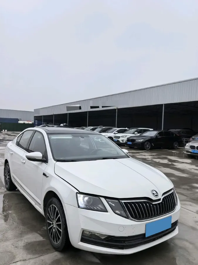 2018 Skoda Octavia 1.6L 110HP L4 6AT,autocango,china used car exporter,china ev exporter,chinese used car exporter,chinese used ev exporter