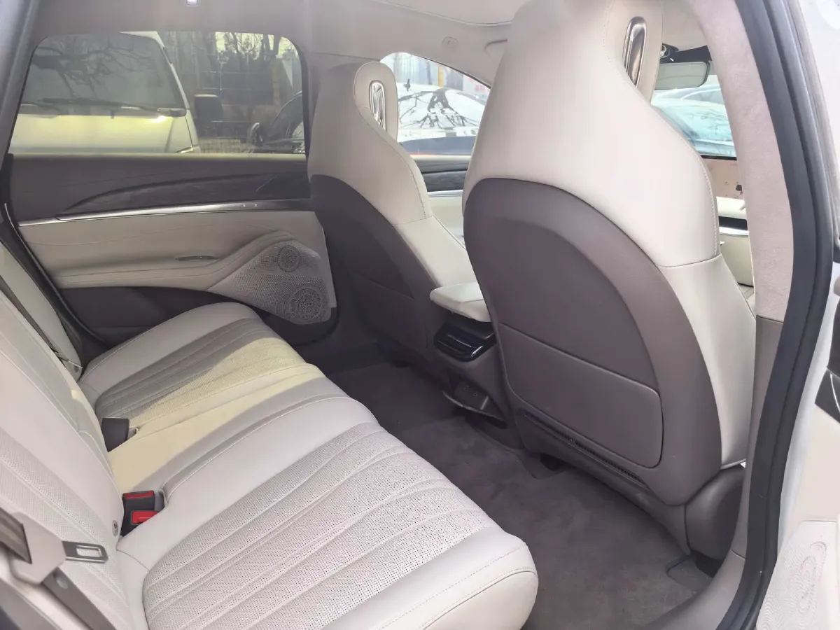 2022 IM L7 BEV 90KWH,autocango,china used car exporter,china ev exporter,chinese used car exporter,chinese used ev exporter