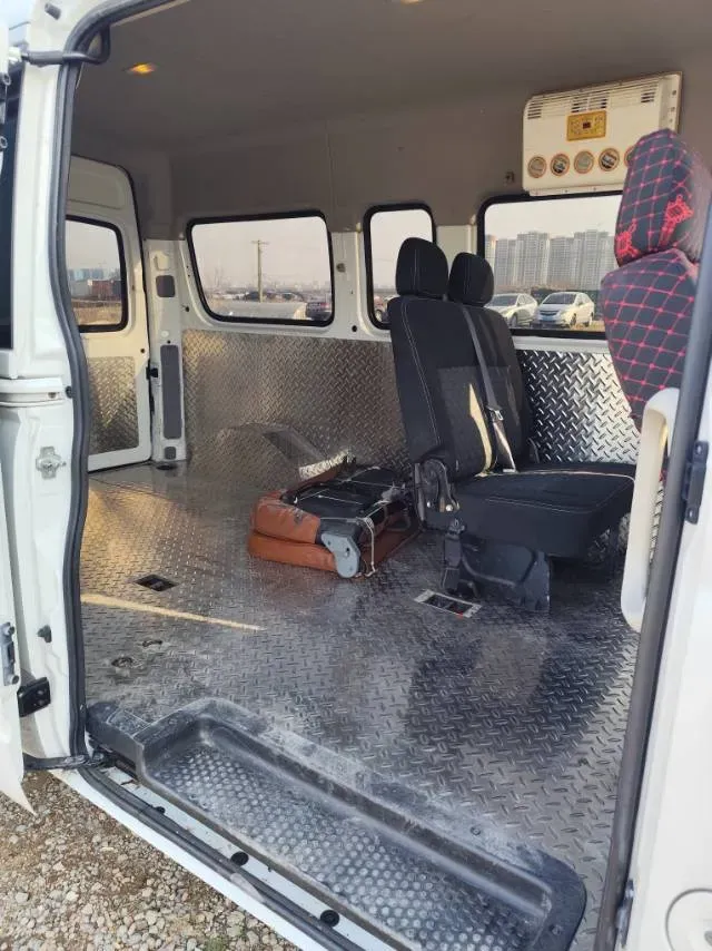 2021 MAXUS XinTu V80 2.0T 127HP L4 6MT,autocango,china used car exporter,china ev exporter,chinese used car exporter,chinese used ev exporter