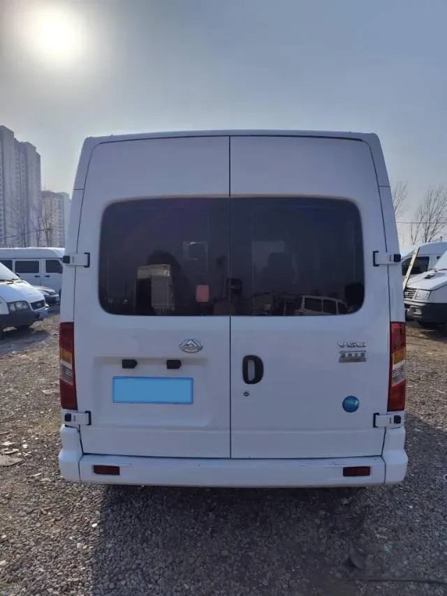 2021 MAXUS XinTu V80 2.0T 127HP L4 6MT,autocango,china used car exporter,china ev exporter,chinese used car exporter,chinese used ev exporter