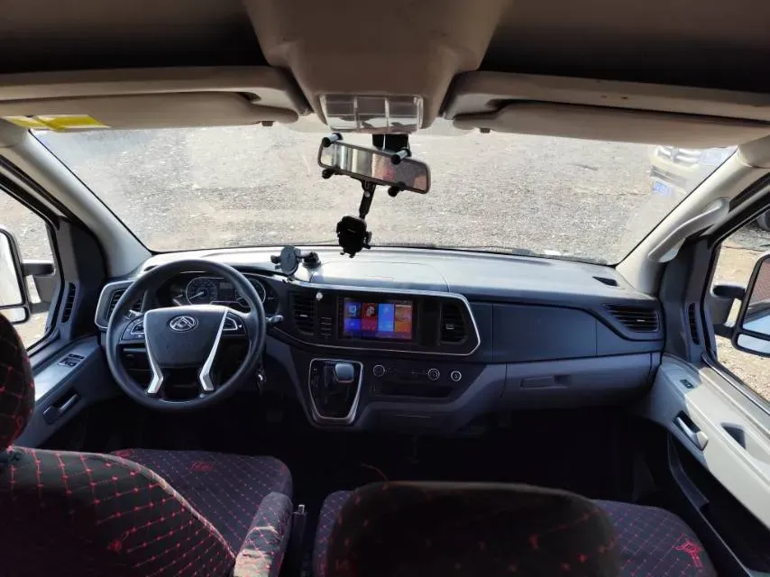 2021 MAXUS XinTu V80 2.0T 127HP L4 6MT,autocango,china used car exporter,china ev exporter,chinese used car exporter,chinese used ev exporter