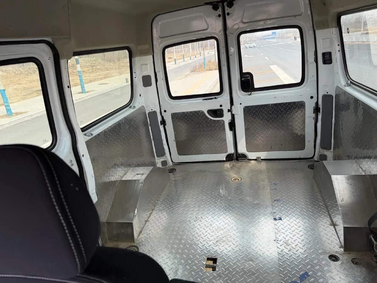 2021 MAXUS XinTu V80 2.0T 139HP L4 6MT,autocango,china used car exporter,china ev exporter,chinese used car exporter,chinese used ev exporter