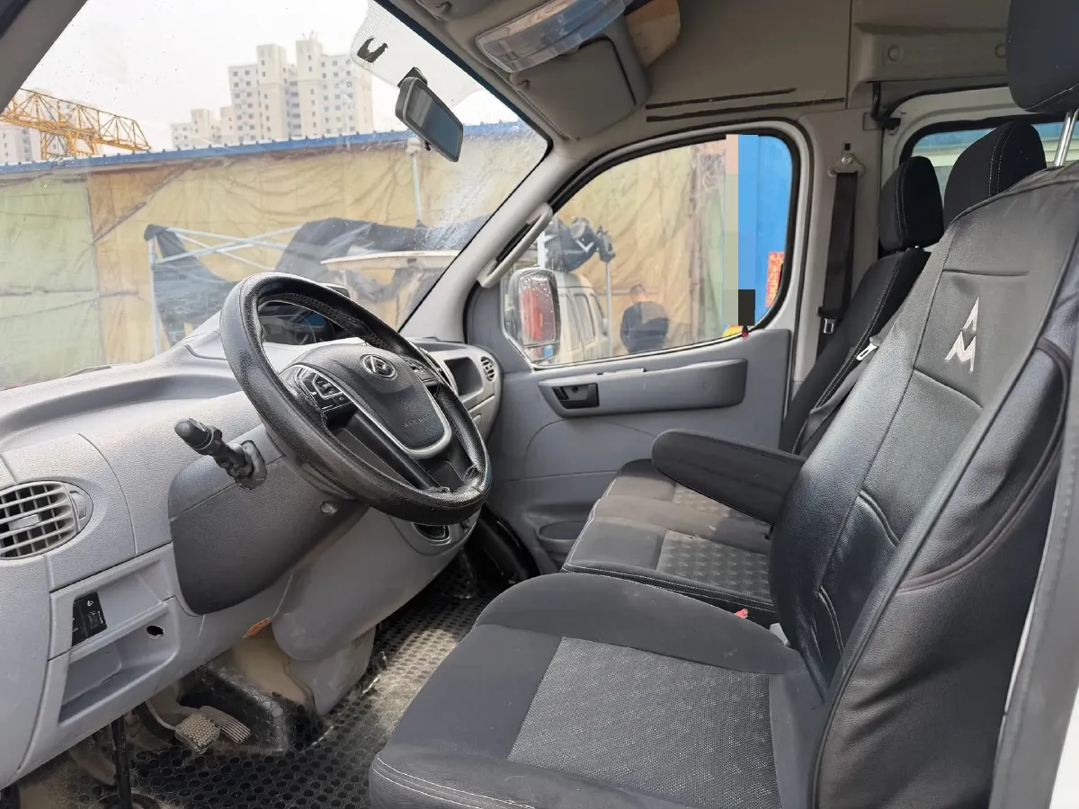 2021 MAXUS XinTu V80 2.0T 139HP L4 6MT,autocango,china used car exporter,china ev exporter,chinese used car exporter,chinese used ev exporter