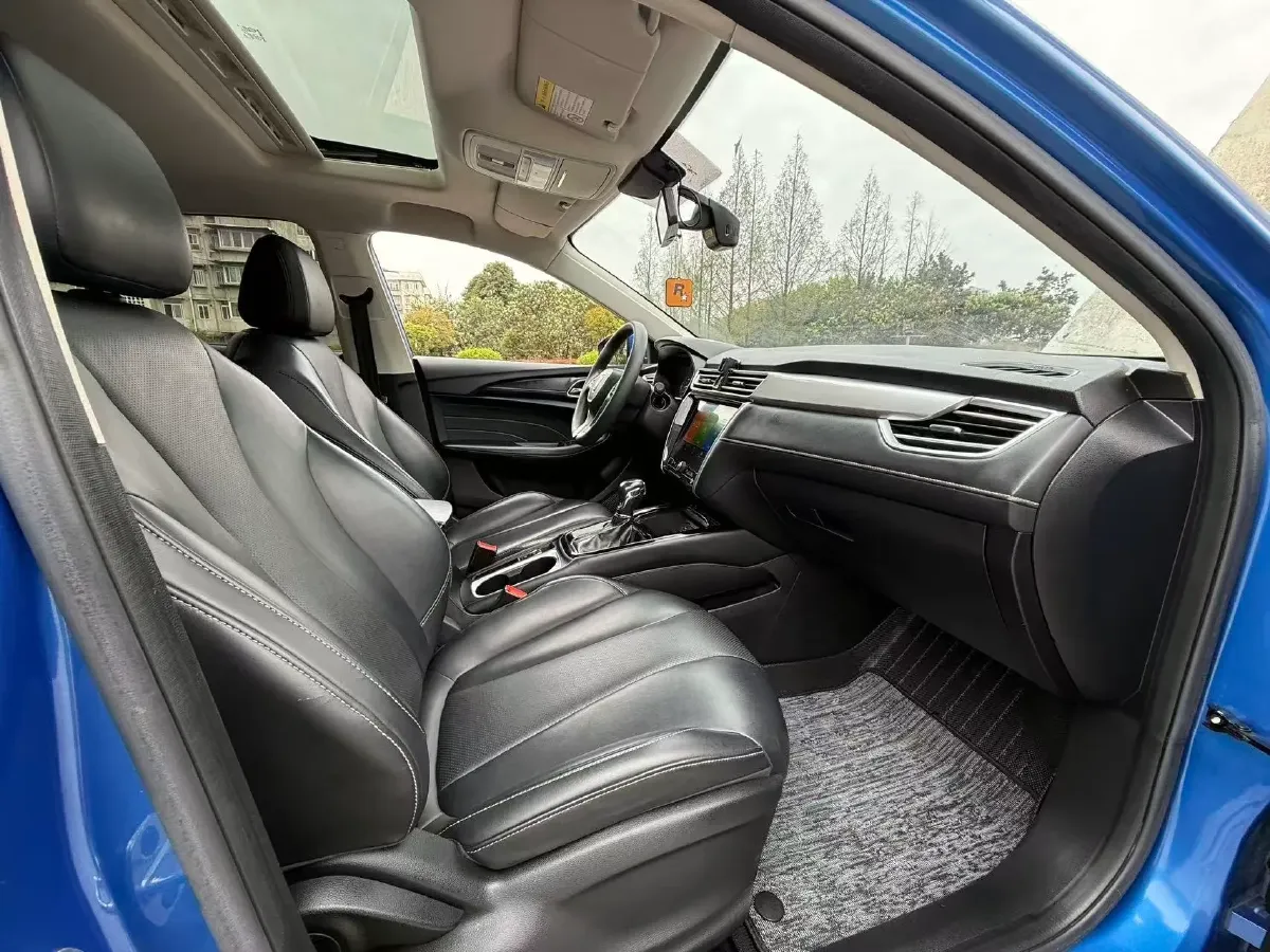 2019 Roewe i5 1.5L 120HP L4 CVT,autocango,china used car exporter,china ev exporter,chinese used car exporter,chinese used ev exporter