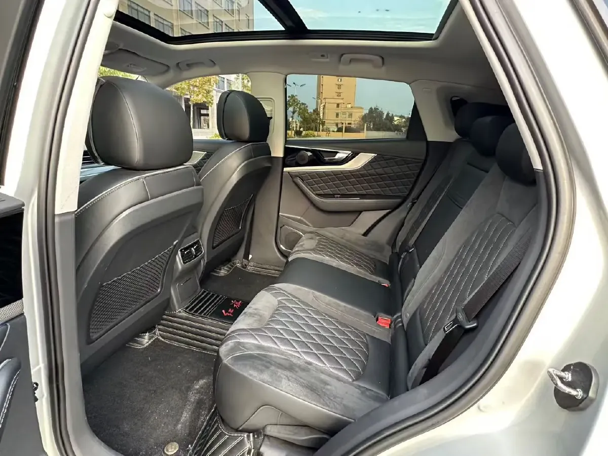 2019 HongQi HS5 2.0T 224HP L4 6AT,autocango,china used car exporter,china ev exporter,chinese used car exporter,chinese used ev exporter