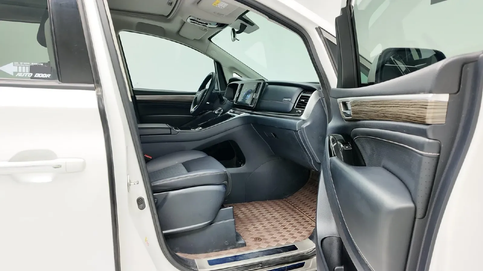 2023 GAC Trumpchi M8 2.0T 252HP L4 8AT,autocango,china used car exporter,china ev exporter,chinese used car exporter,chinese used ev exporter