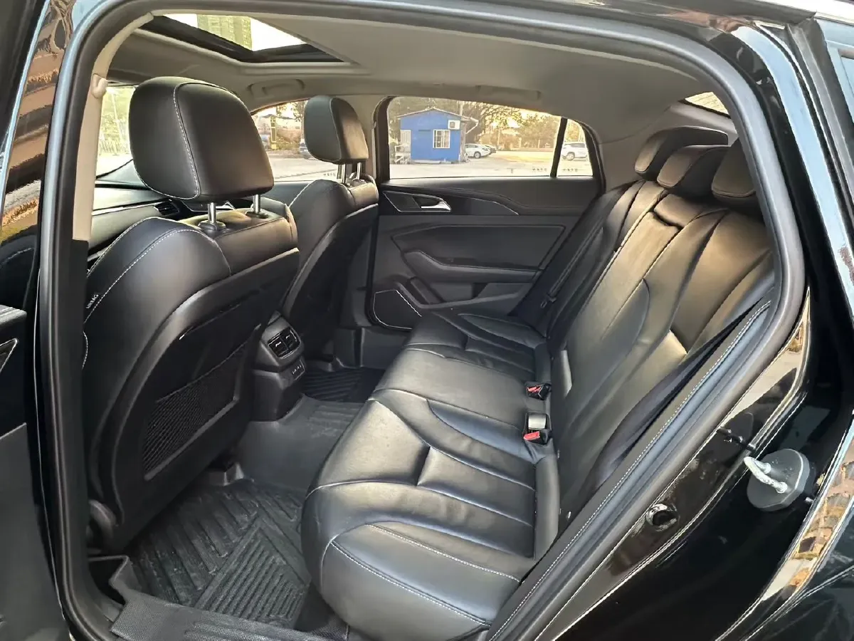 2019 HongQi H5 1.8T 180HP L4 6AT,autocango,china used car exporter,china ev exporter,chinese used car exporter,chinese used ev exporter