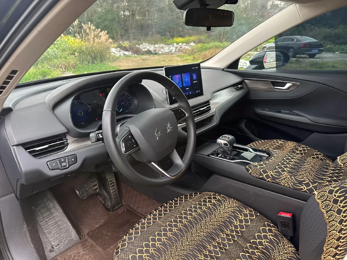 2024 HongQi E-QM5 BEV 60KWH,autocango,china used car exporter,china ev exporter,chinese used car exporter,chinese used ev exporter