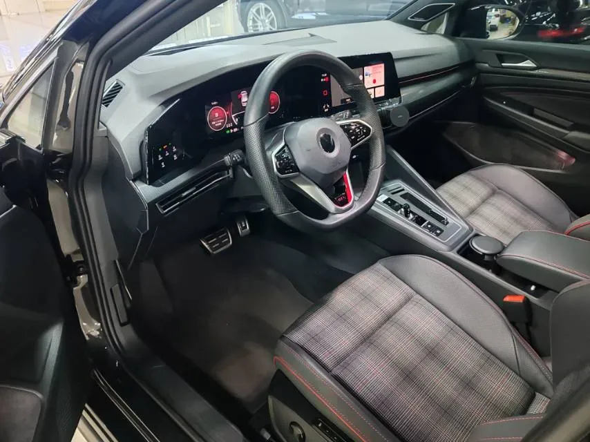 2021 Volkswagen GolfGTI 2.0T 220HP L4 7DCT,autocango,china used car exporter,china ev exporter,chinese used car exporter,chinese used ev exporter