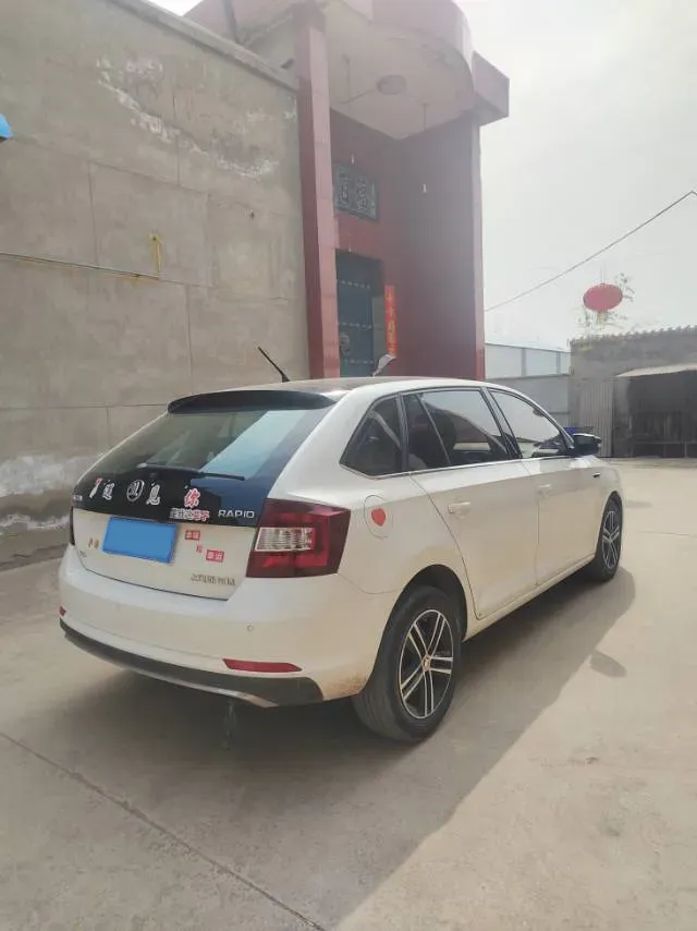 2018 Skoda Rapid Spaceback 1.6L 110HP L4 6AT,autocango,china used car exporter,china ev exporter,chinese used car exporter,chinese used ev exporter